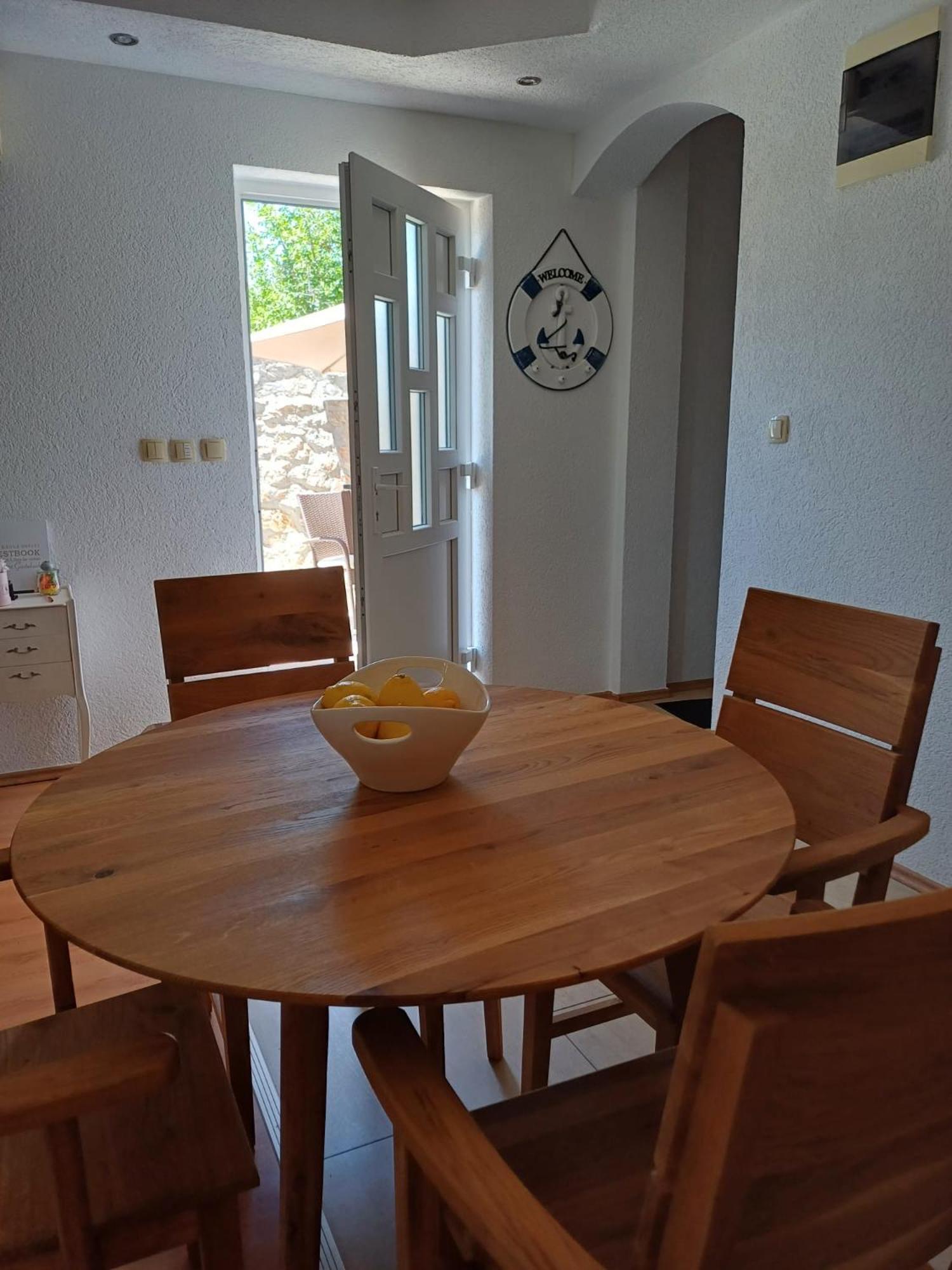 Ambiente Apartment Jasenice  Bagian luar foto