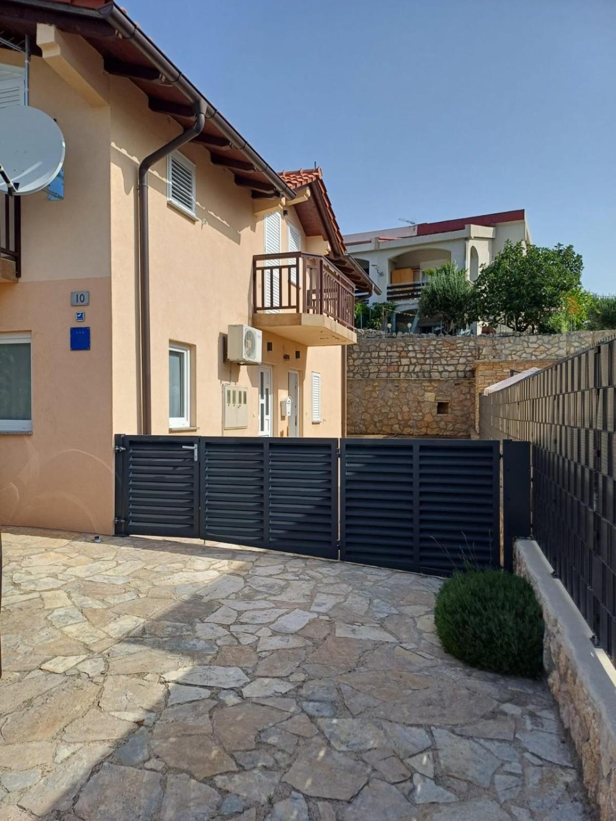 Ambiente Apartment Jasenice  Bagian luar foto